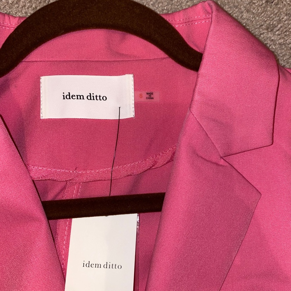 NEW Pink Blazerđź’— - Picture 3 of 6